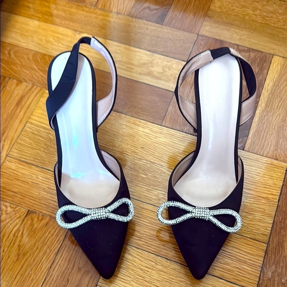 Black Pointy Toe Sparkly Bow Tie